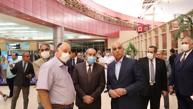 وزير الطيران خلال