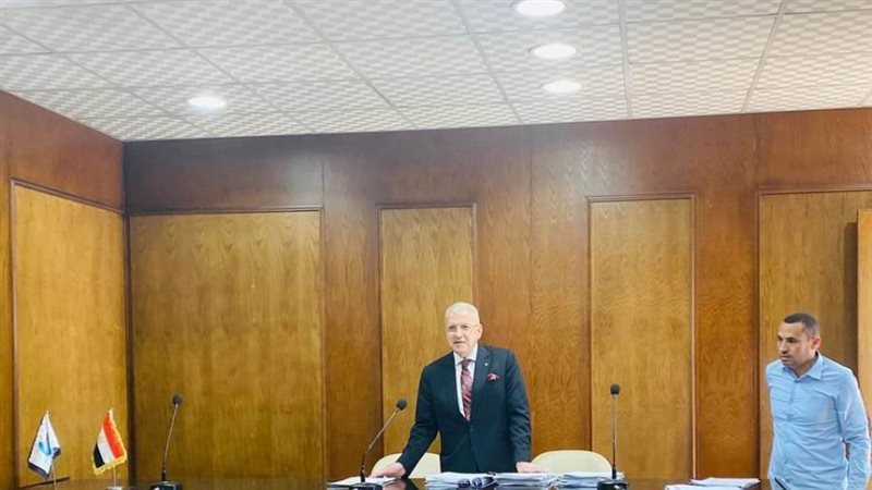 مجاهد يتابع الاختبارات