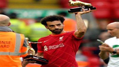 مانشستر سيتي يتوج بطلًا للدوري الإنجليزي الممتاز وصلاح الأفضل في الجوائز الفردية