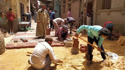 محافظ أسيوط استمرار أعمال التطوير والتجميل بالمراكز برصف الشوارع الرئيسية