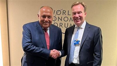 شكري‬⁩ يلتقي رئيس المنتدى الاقتصادي العالمي ونائب رئيس المفوضية الأوروبية