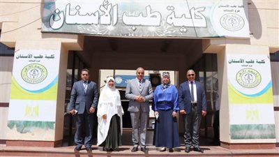 رئيس جامعة الأزهر يتفقد لجان الامتحانات بطب الأسنان ويتابع مبنى الاختبارات الإلكترونية