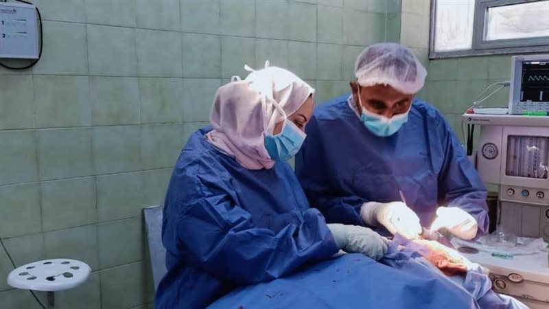 جانب من إجراء جراحة