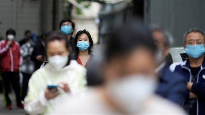 الصين تسجل 590 إصابة جديدة بفيروس كورونا