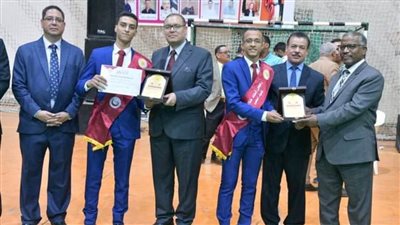 رئيس الجامعة يشهد حفل تنصيب اتحاد الطلاب بالوادي الجديد