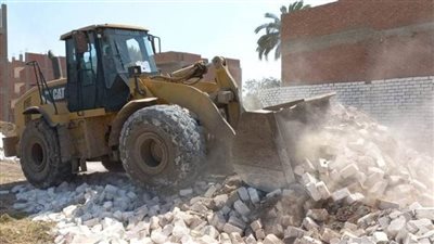 إزالة 23 حالة تعد على أملاك الدولة بقنا