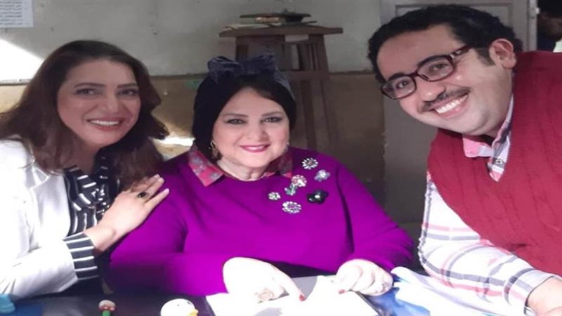 الفنانة دلال عبدالعزيز