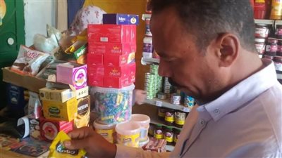 حملة مكثفة وتحرير محاضر وإعدام سلع غذائية بباريس الوادي الجديد