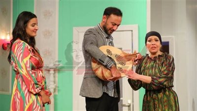 «الحفيد».. يعيد الفنانة لوسي لخشبة المسرح القومي