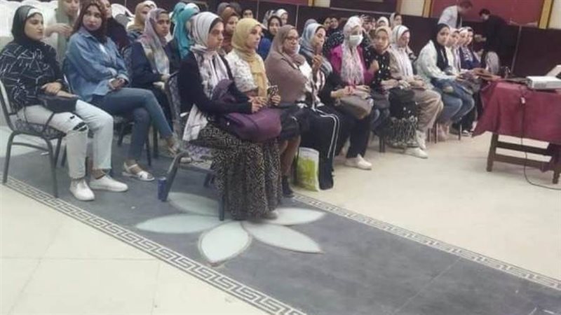 جانب من قافلة تعليمية