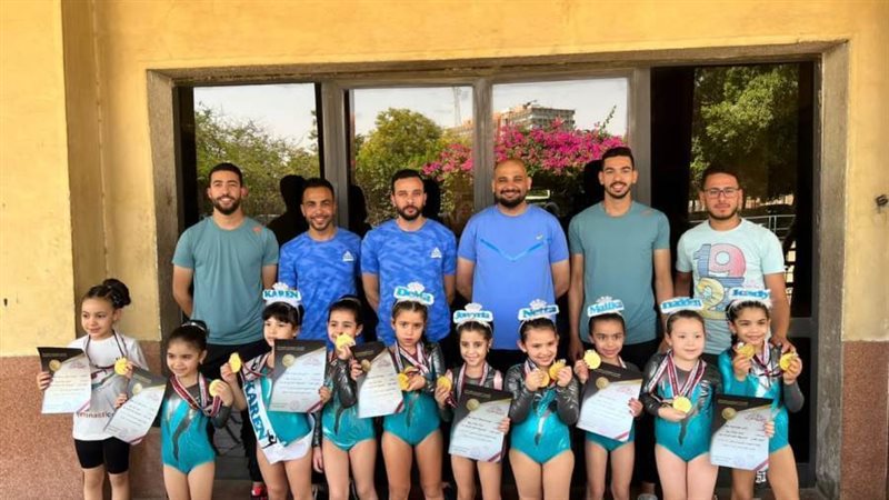 فراشات جمباز مركز