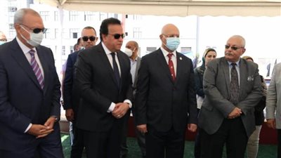 وزير التعليم العالي ومحافظ القليوبية ورئيس جامعة بنها يتفقدون المنشآت الجامعية بالعبور