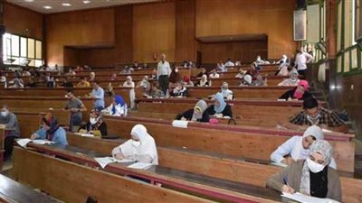 حقيقة فرض رسوم على طلاب الجامعات الحكومية لأداء امتحانات نهاية العام