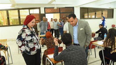 نائب رئيس جامعة أسيوط في جولة تفقدية لمتابعة سير امتحانات نهاية العام بكلية الخدمة الاجتماعية