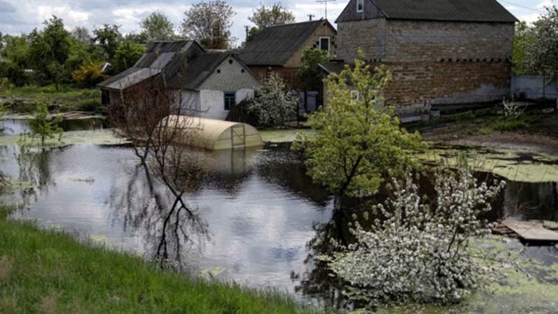 منزل غمرته المياه