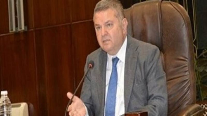 هشام توفيق وزير قطاع