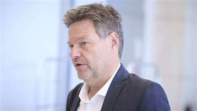 نائب المستشار الألماني يشكك في فاعلية الحظر الأمريكي على النفط الروسي