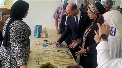 نائبا رئيس جامعة أسيوط يفتتحان معرضا للأشغال اليدوية ضمن فعاليات مبادرة 