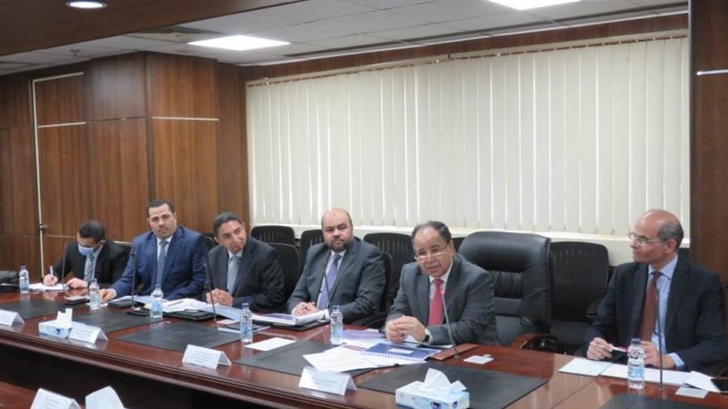 وزير المالية خلال