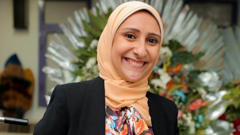 الطبيبة آية أبوزيد