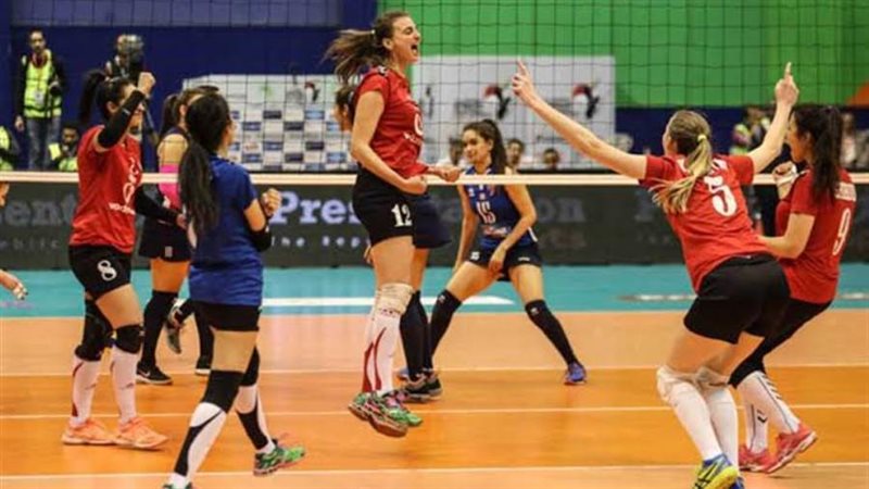 طائرة سيدات الأهلي