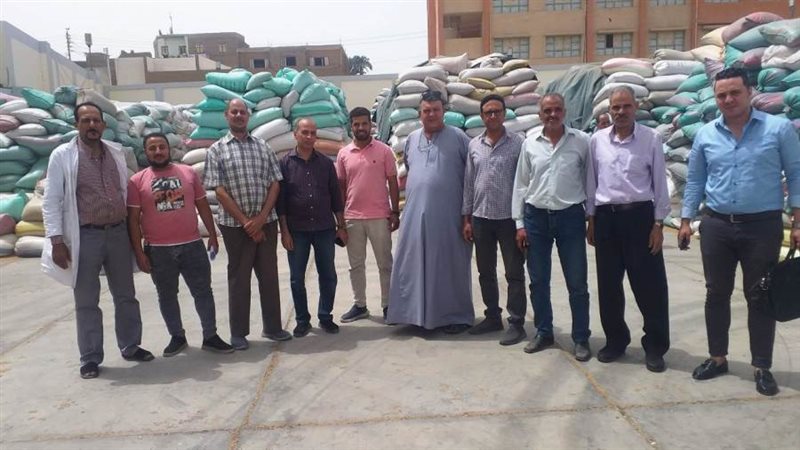 جانب من التوريد