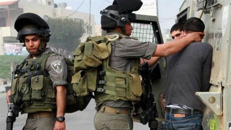 يعتقل 11 فلسطينيا
