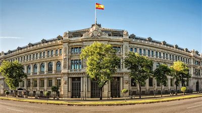 بنك إسبانيا يحذر من إمكانية تعرض الاقتصاد الأوروبي لانكماش حال التوقفت شراء الطاقة الروسية