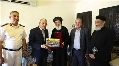 محافظ المنيا يتفقد دير جبل الطير بسمالوط ويقدم التهنئة للإخوة المسيحيين