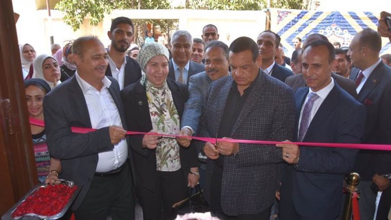 محافظ البحيرة يفتتح