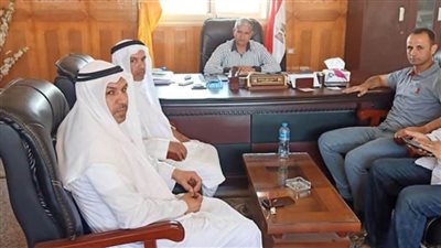 رئيس مركز ومدينة الحسنة يناقش القضايا بحضور المشايخ ويتابع الخدمات