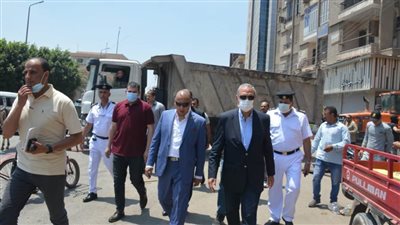 محافظ القليوبية ومدير الأمن يقودان حملة لإزالة الإشغالات والتعديات ببنها
