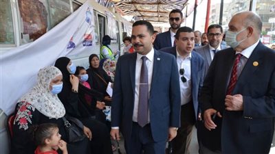 زعيم الأغلبية يتفقد القافلة الطبية لحزب مستقبل وطن بالجمالية
