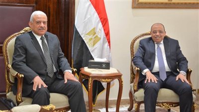شعراوى يتابع مع محافظ السويس مشروعات الخطة الاستثمارية و منظومة المخلفات