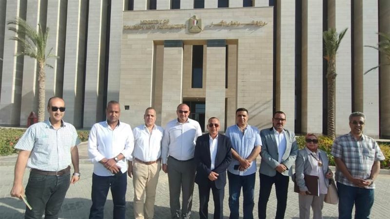 د.وزيرى الامين العام