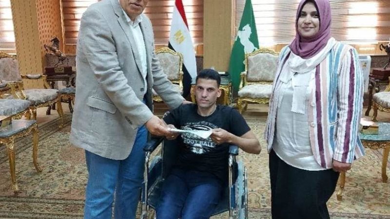 محافظ الشرقية خلال