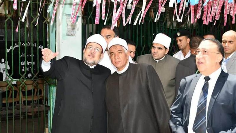 وزير الاوقاف ومحافظ