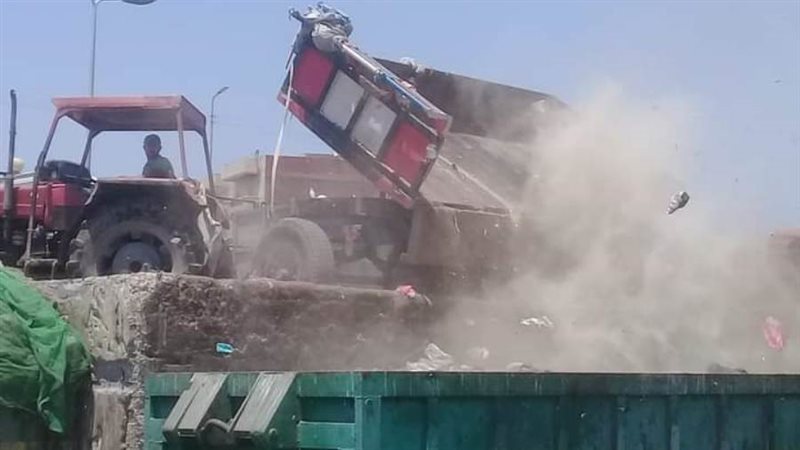 رفع تراكمات القمامة