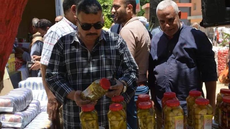 إقامة منافذ بيع السلع