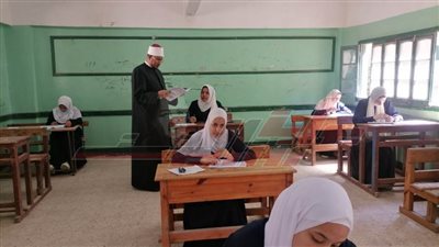  2564 طالبا وطالبة يؤدون امتحان الثانوية الأزهرية بكفر الشيخ