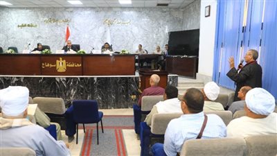 محافظ سوهاج يلتقي رؤساء مجالس إدارات الجمعيات الزراعية