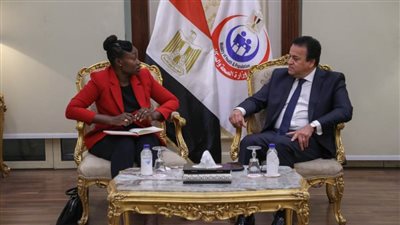 القائم بأعمال وزير الصحة يلتقي بنظيرته الجنوب سودانية لبحث التعاون في القطاع الصحي