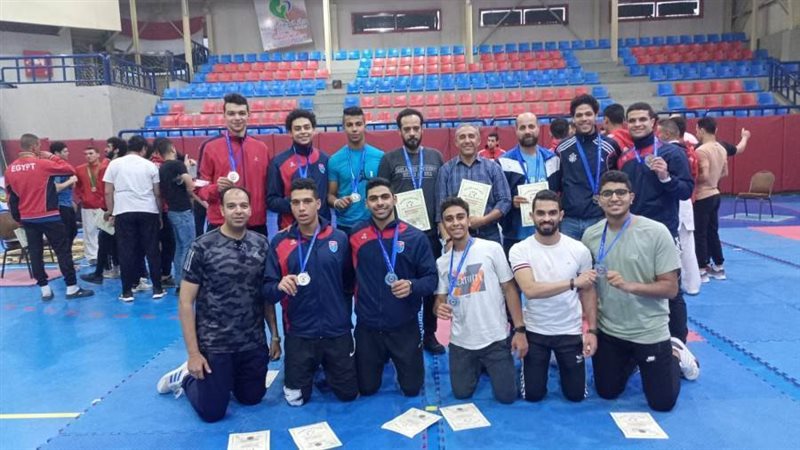 كاراتيه الزهور يحقق