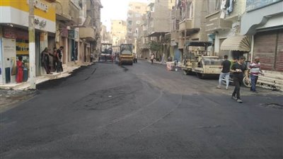 محافظ أسيوط يشدد على إزالة العوائق والالتزام بخطوط التنظيم خلال عمليات الرصف الجارية بشوارع حي غرب