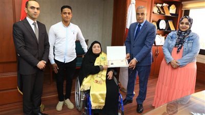 محافظ سوهاج يكرّم 16 من الفائزين في مسابقة 