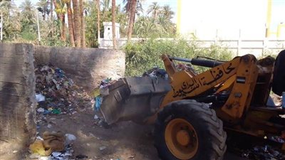 محافظ أسيوط حملات نظافة وتجميل وصيانة أعمدة الإنارة ببعض القرى للمراكز المختلفة 