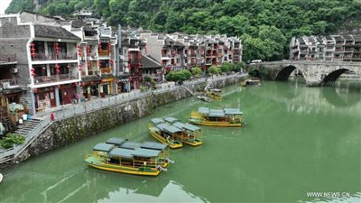 ازدهار مبيعات التجزئة والخدمات في الصين خلال عيد قوارب التنين