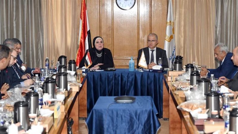 لقاء وزيرة التجارة