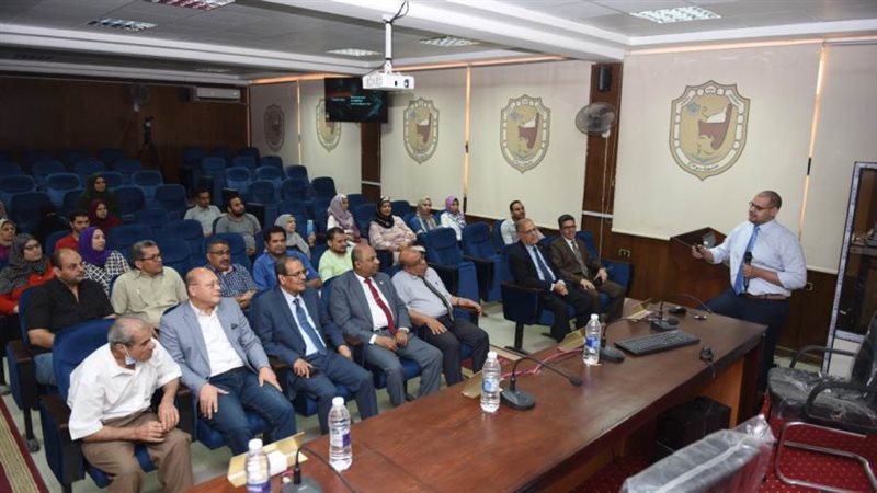 جانب من المناقشه