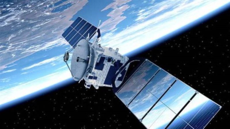 القمر الصناعي